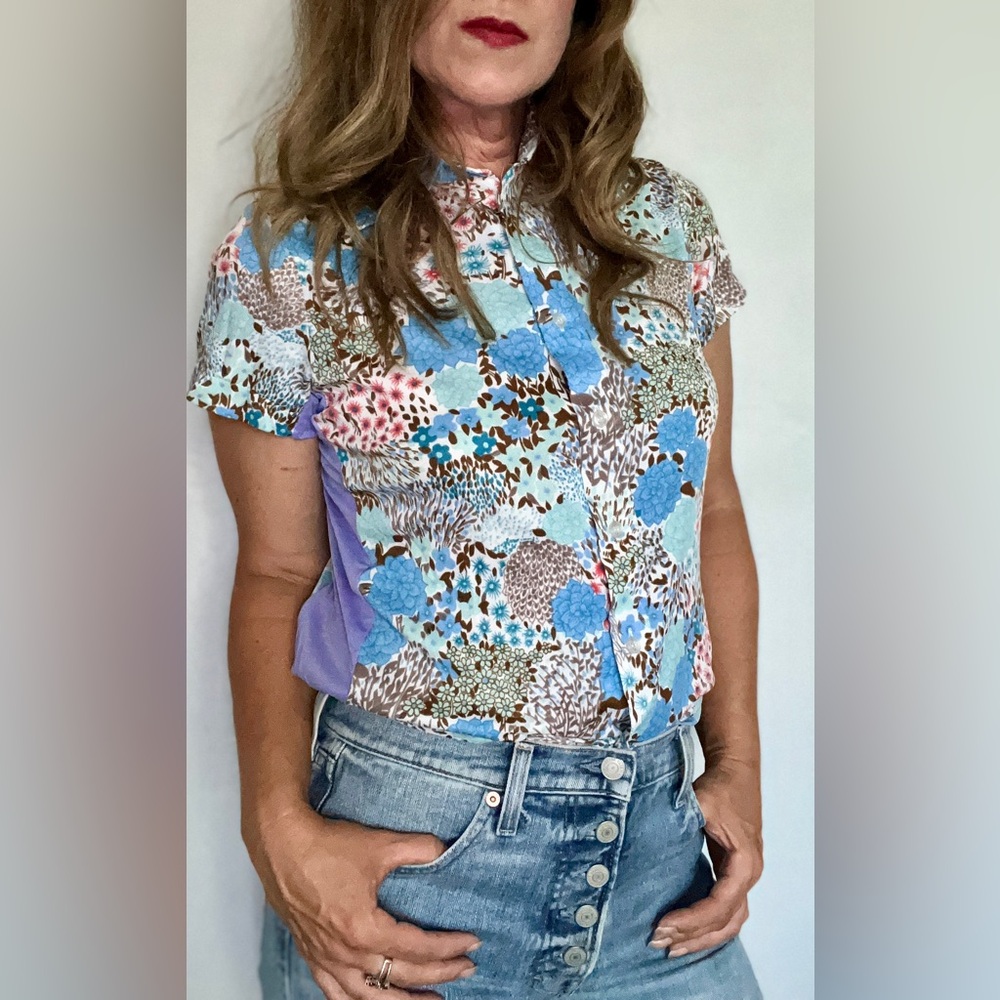 Vintage 1970s Kmart Blue Floral Nylon Short Sleeve Button Shirt Top Sz S